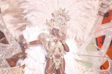 El diseñador teldense Nauzet Afonso vuela con éxito en el Carnaval capitalino (Foto TA)